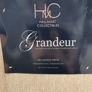 Hallmart collectibles grandeur throw